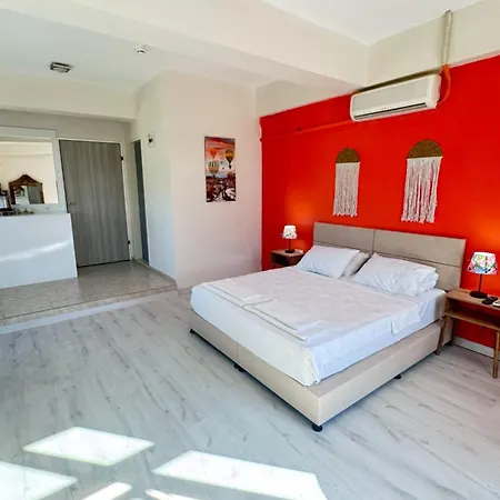 The New House çeşme *
